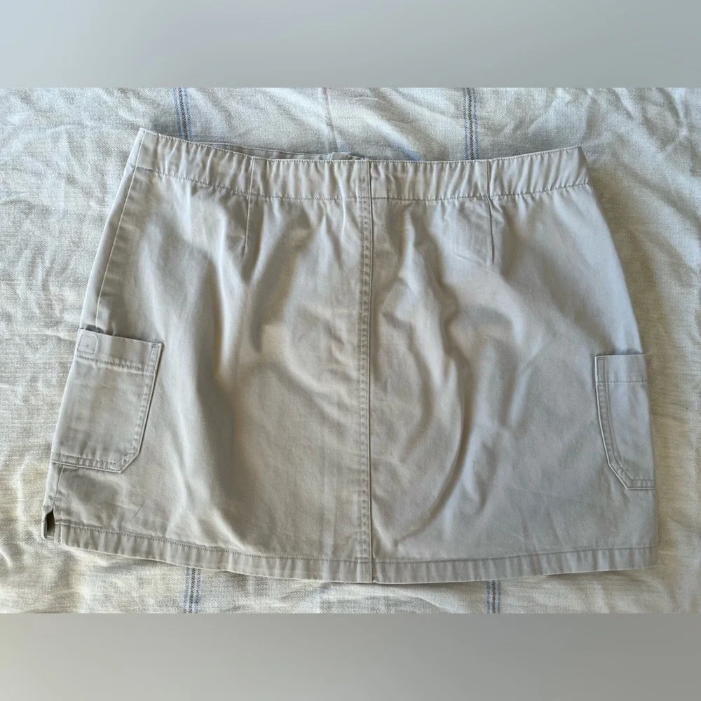 Calvin Klein Jeans Utility Cargo Skirt - Khaki - Picture 4 of 7